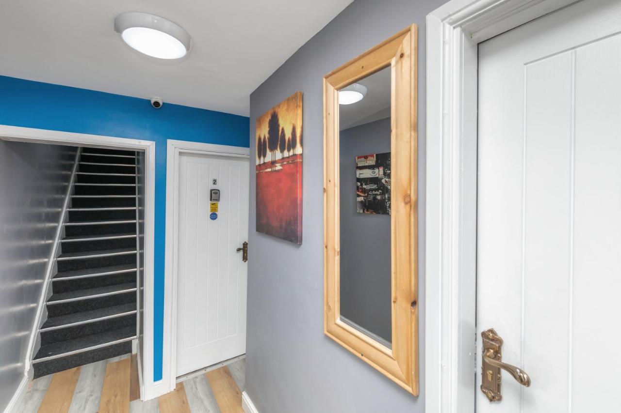 Stockton Town Centre Studio Apartments Free Parking And Wi-Fi Esterno foto