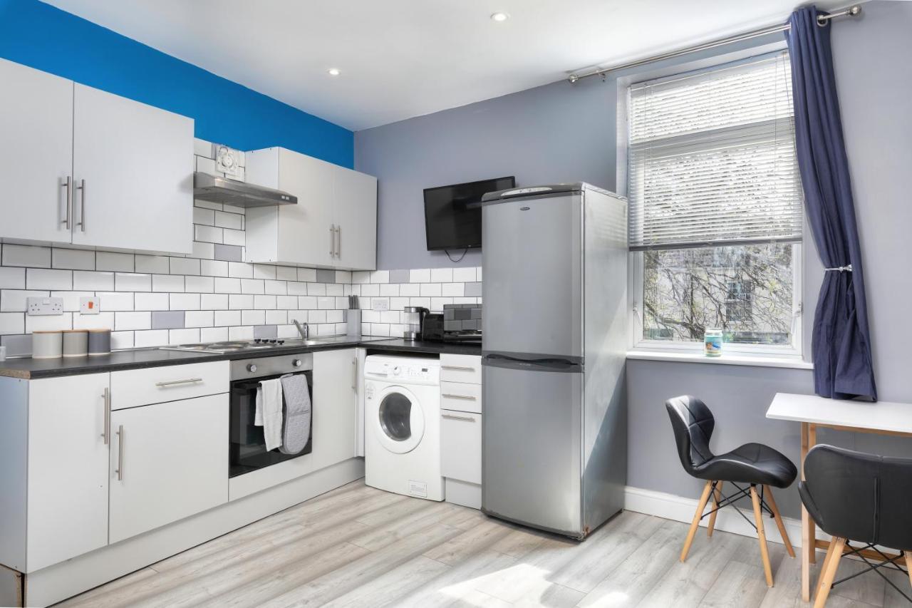Stockton Town Centre Studio Apartments Free Parking And Wi-Fi Esterno foto