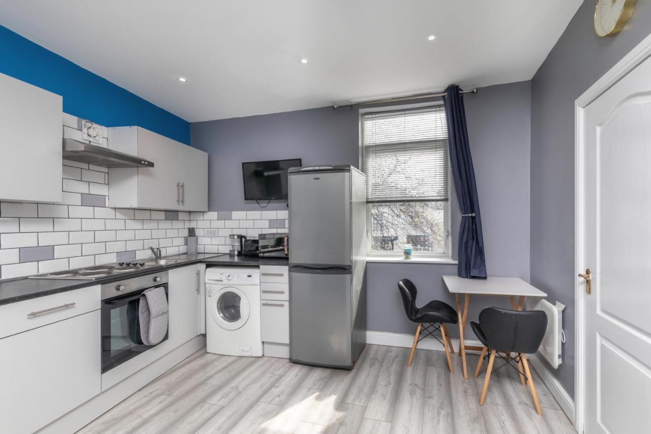 Stockton Town Centre Studio Apartments Free Parking And Wi-Fi Esterno foto