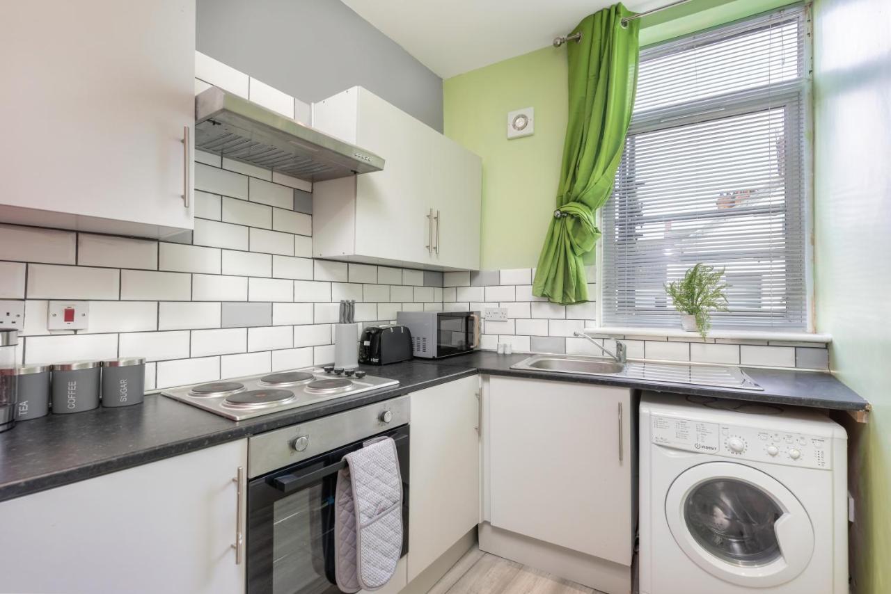 Stockton Town Centre Studio Apartments Free Parking And Wi-Fi Esterno foto
