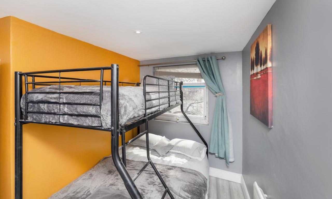 Stockton Town Centre Studio Apartments Free Parking And Wi-Fi Esterno foto