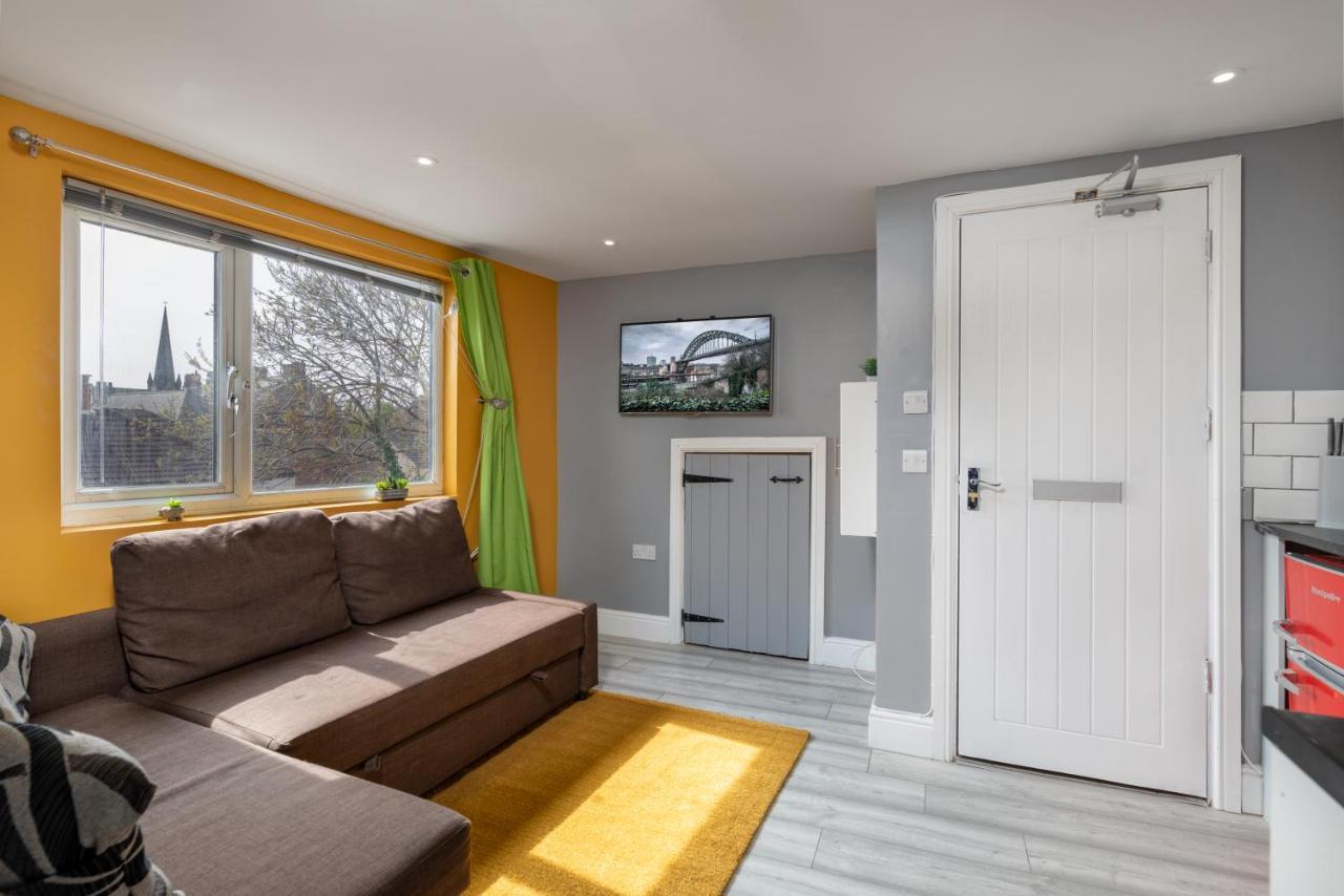 Stockton Town Centre Studio Apartments Free Parking And Wi-Fi Esterno foto